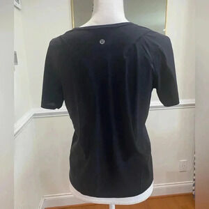 Lululemon Short-sleeve Top Sz 6